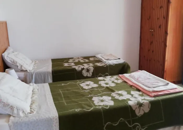Lakis Apartments