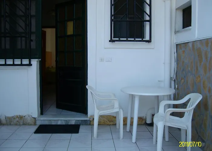 Lakis Apartments