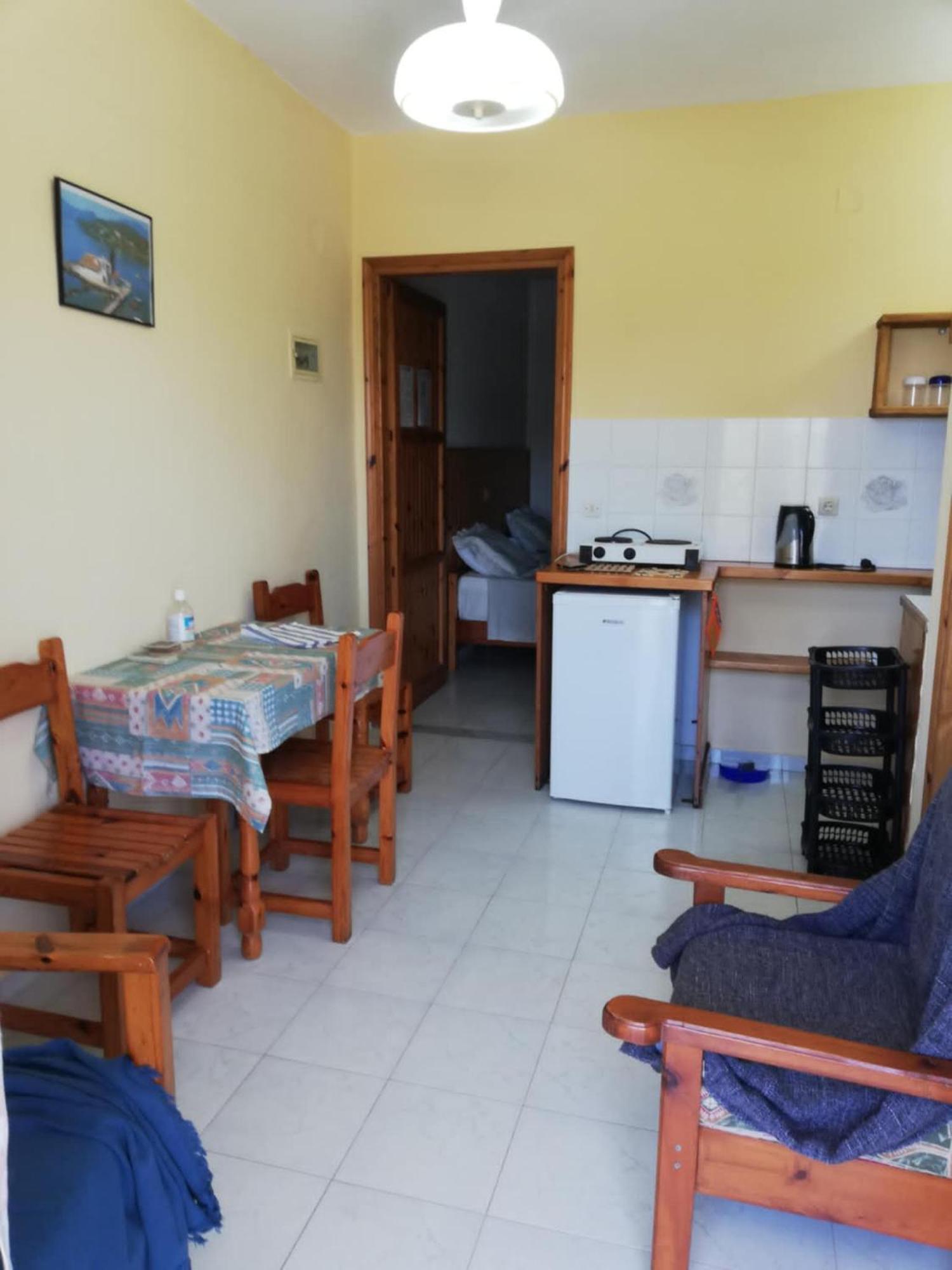 Apartment Lakis *